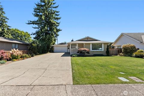 Photo of 1611 E Street, Lynden, WA 98264 (MLS # 2517725)