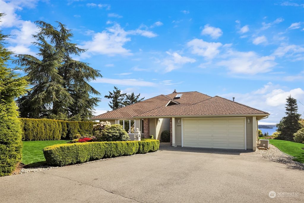 Photo of 8305 NE 117th Street, Kirkland, WA 98034 (MLS # 2222008)
