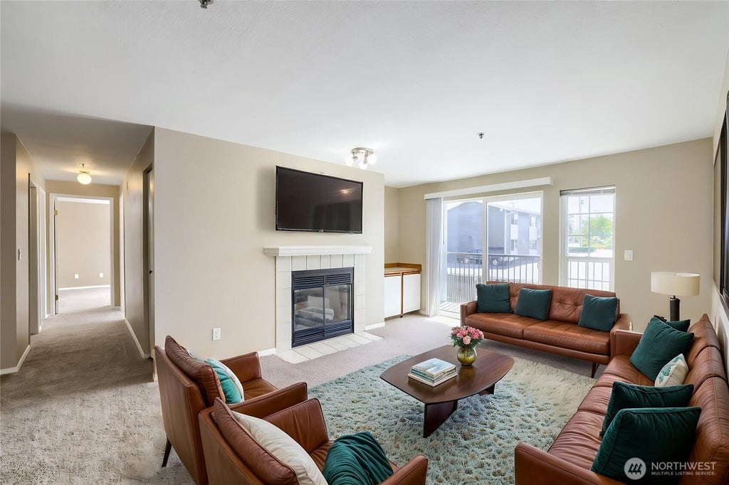 Photo of 215 100th Street SW #B-204, Everett, WA 98204 (MLS # 2535058)