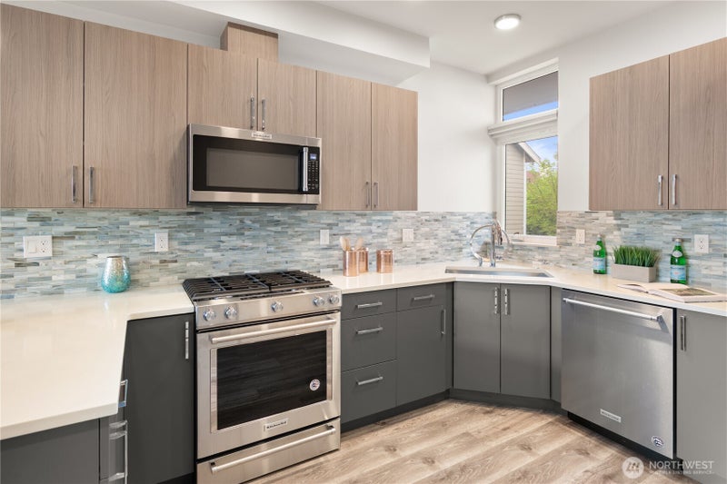 2422 NW 60th B