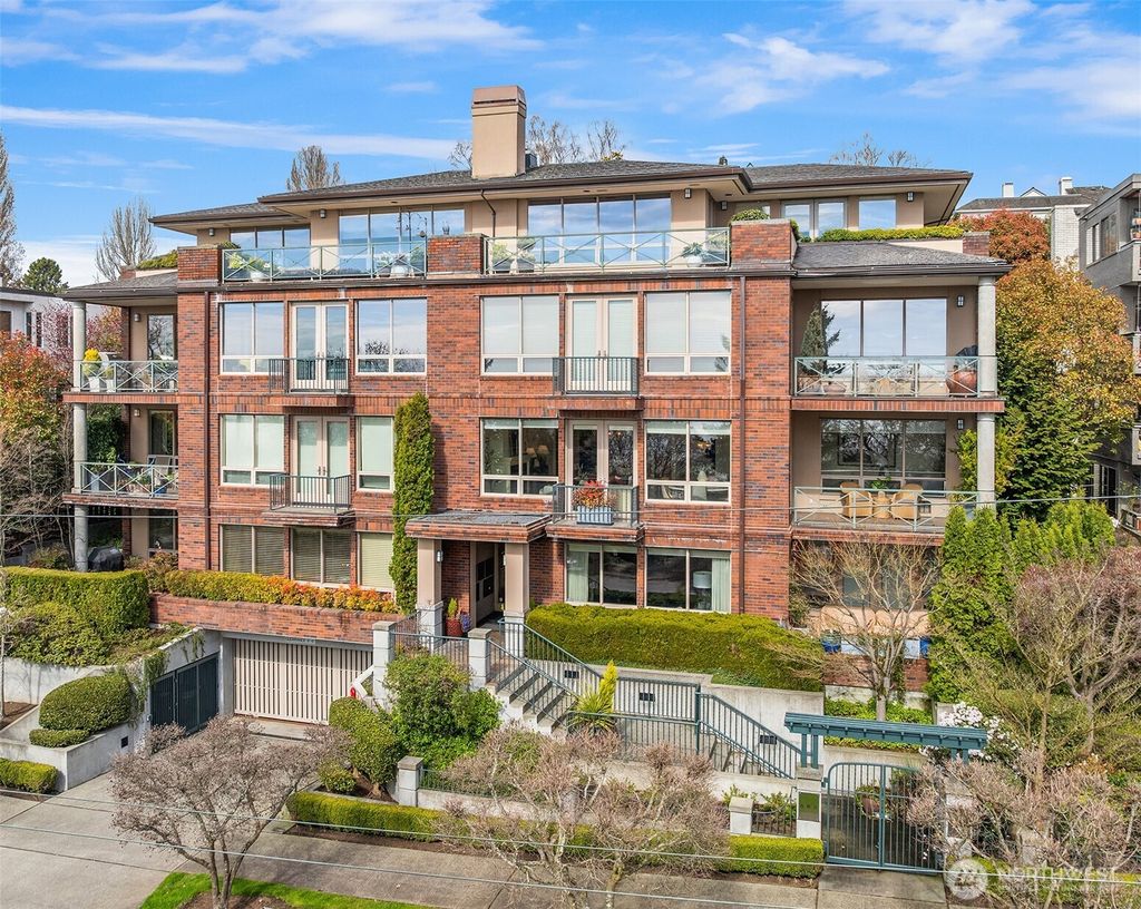 Photo of 660 W Olympic Place #4, Seattle, WA 98119 (MLS # 2349850)