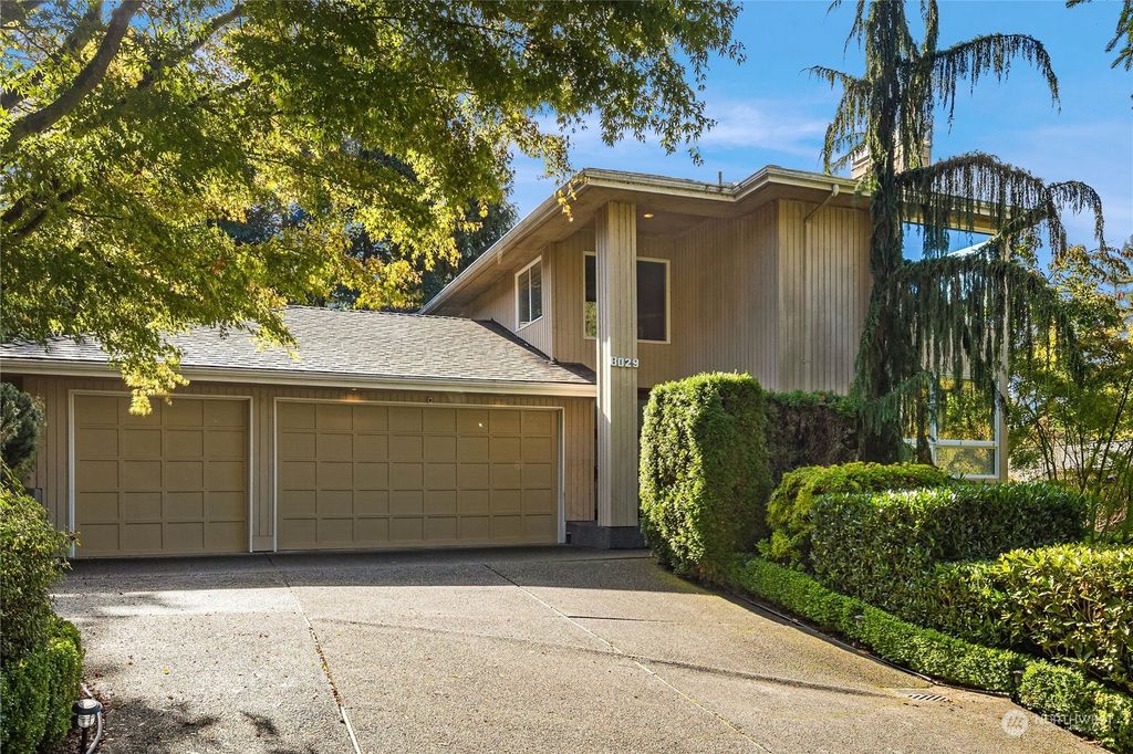Photo of 8029 SE 57th Street, Mercer Island, WA 98040 (MLS # 2214769)