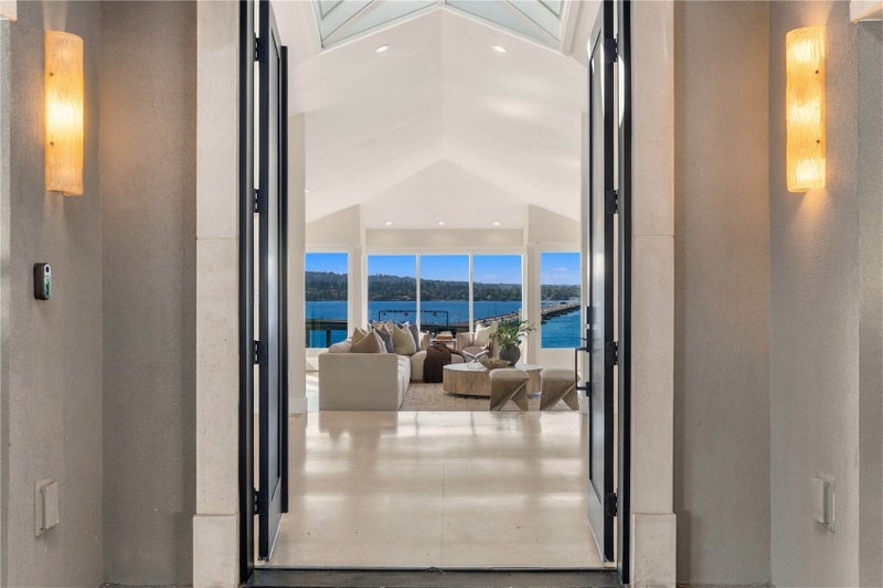 3223 Evergreen Point Road