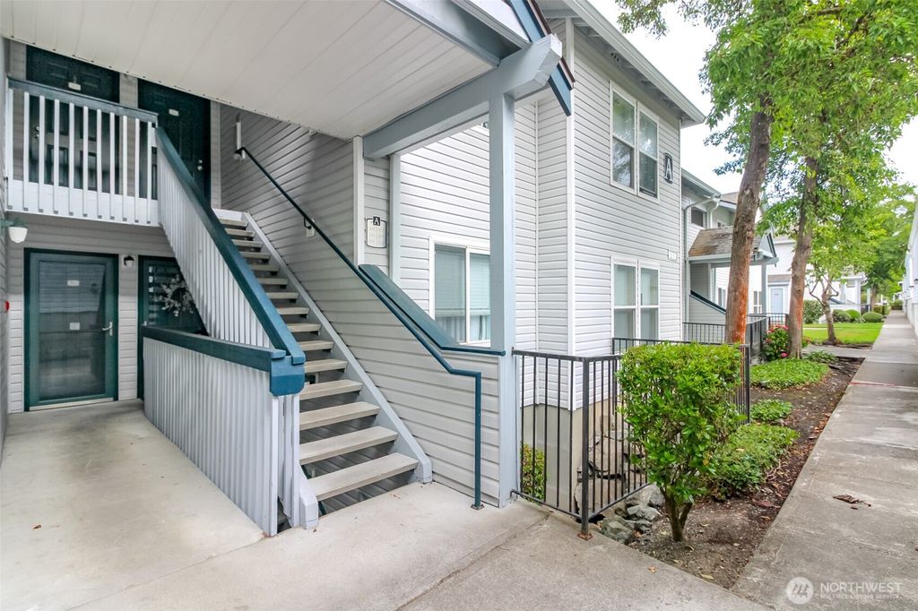 Photo of 33020 10th Avenue SW #A301, Federal Way, WA 98023 (MLS # 2412640)
