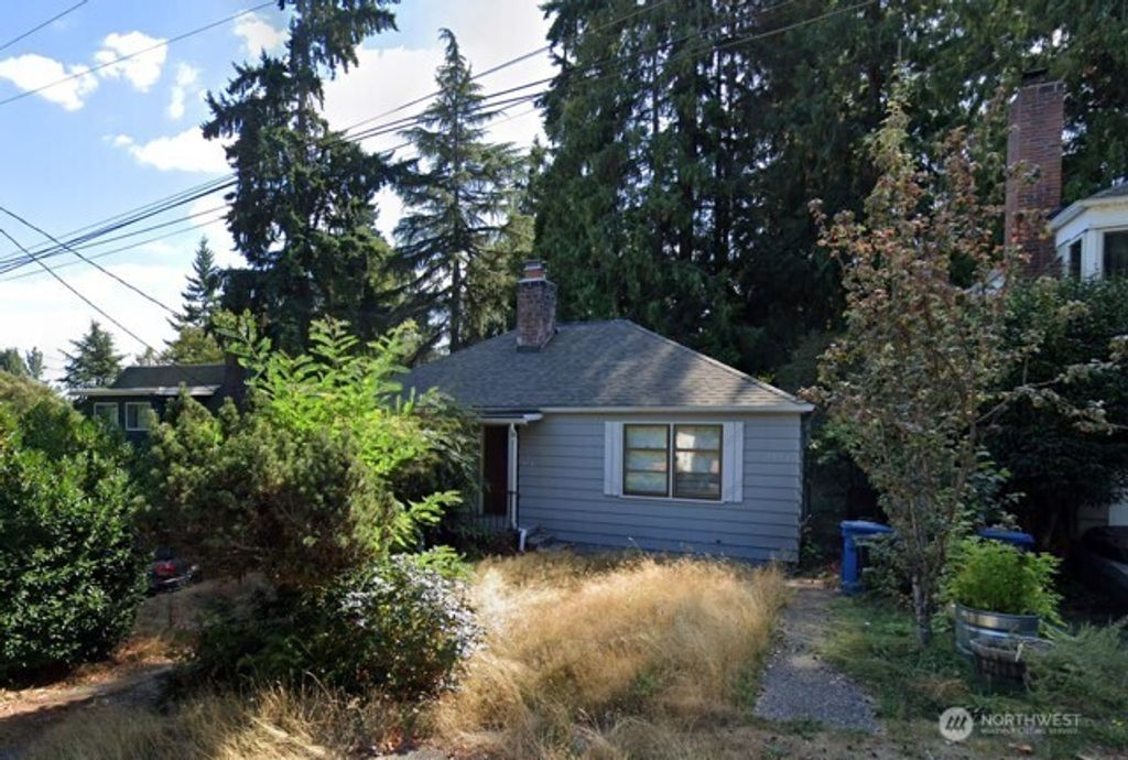 Photo of 1533 NE 94th Street, Seattle, WA 98115 (MLS # 2462905)