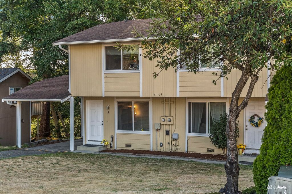 Photo of 6104 Kenwood Drive, Everett, WA 98203 (MLS # 1993938)