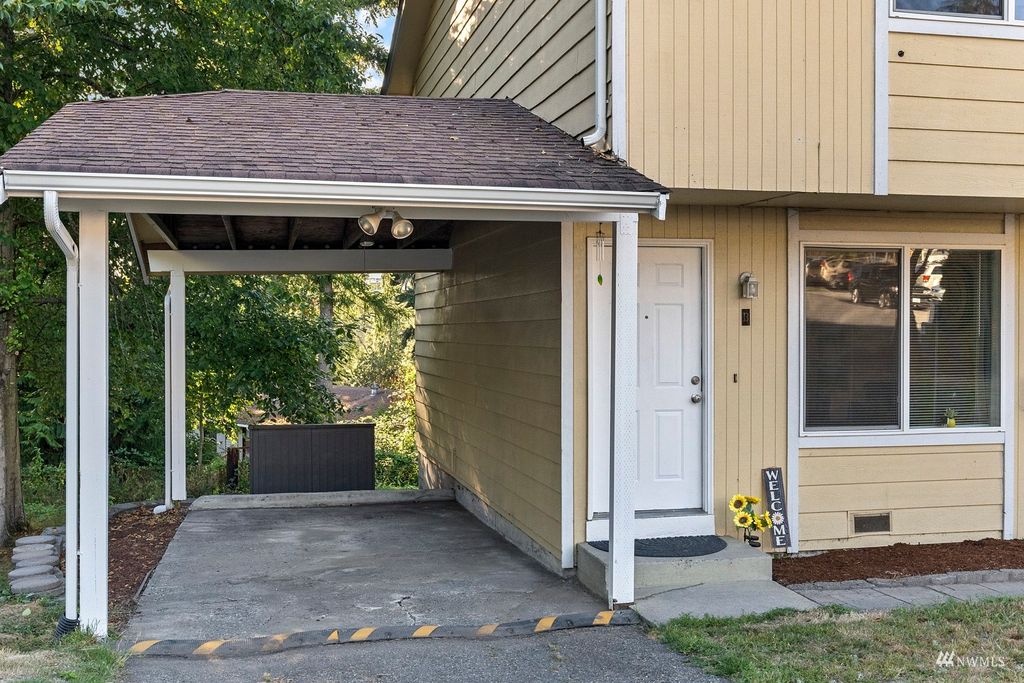 Photo of 6104 Kenwood Drive, Everett, WA 98203 (MLS # 1993938)