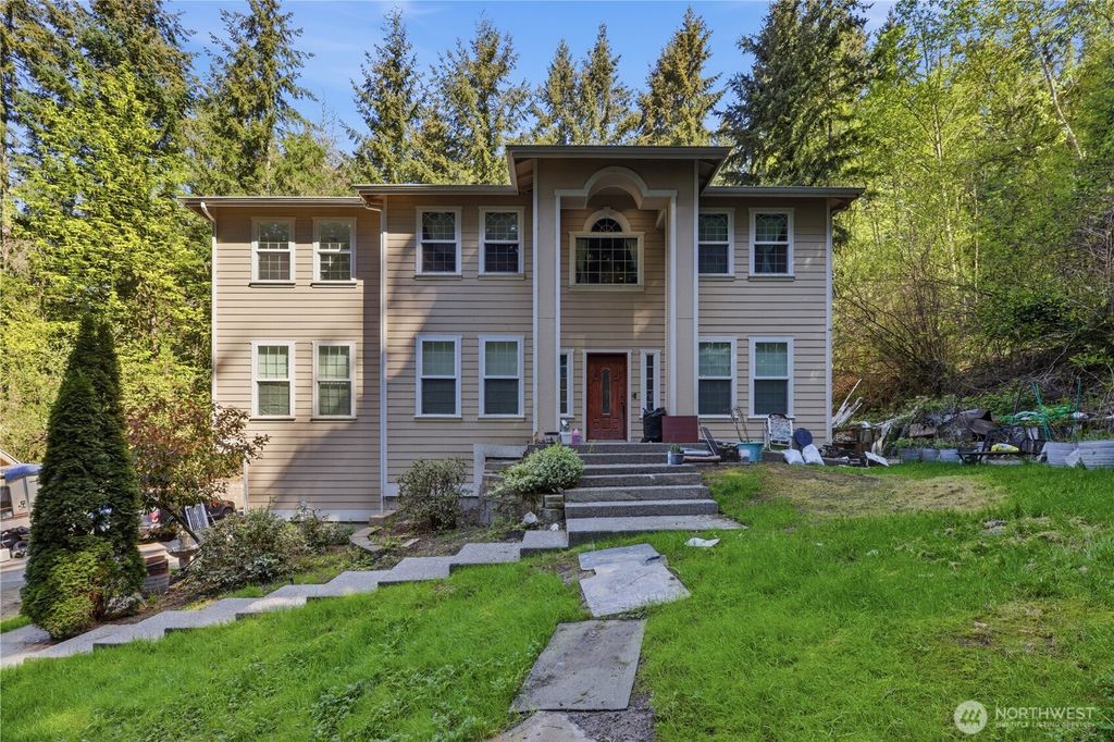 Photo of 18705 Larch Way, Lynnwood, WA 98037 (MLS # 2514673)
