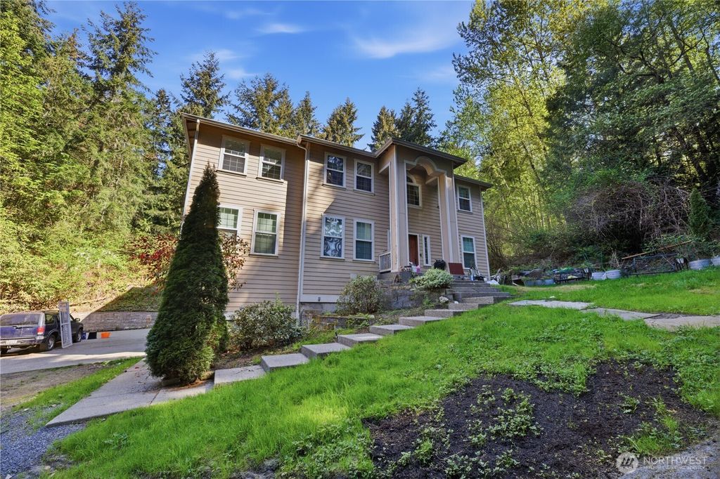 Photo of 18705 Larch Way, Lynnwood, WA 98037 (MLS # 2514673)