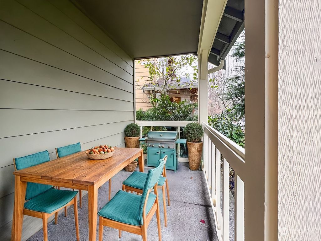 Photo of 16145 167th Ave Se Ave, Renton, WA 98058 (MLS # 2312227)