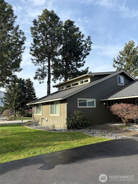 Photo of 713 N Golf Course Drive, Chelan, WA 98816 (MLS # 2514792)