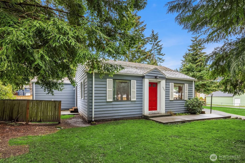 Photo of 6207 188th Street SW, Lynnwood, WA 98037 (MLS # 2349264)