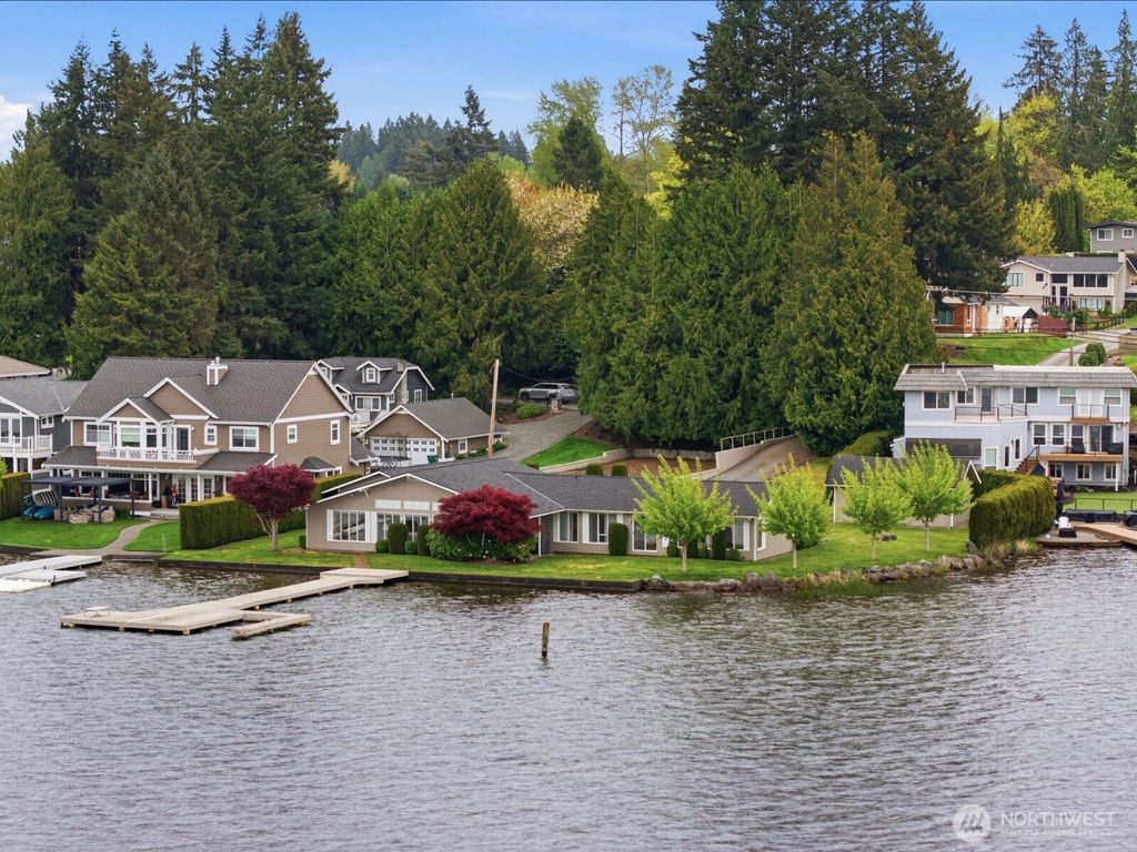 Photo of 1302 E Lakeshore Drive, Lake Stevens, WA 98258 (MLS # 2515936)