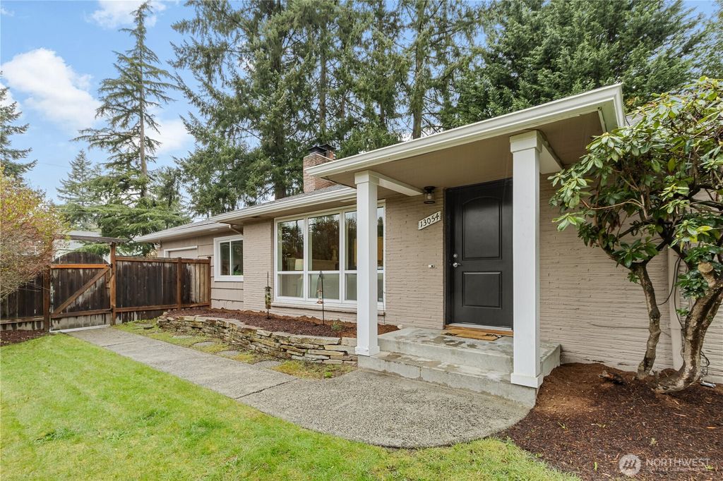 Photo of 13054 30th Avenue NE, Seattle, WA 98125 (MLS # 2498040)