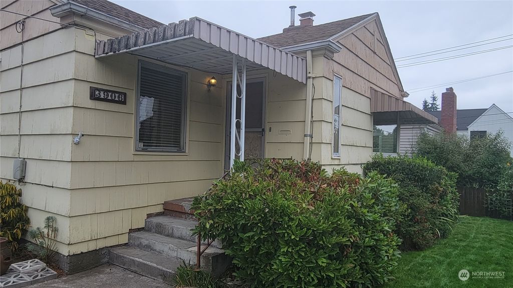 Photo of 3906 SW Holden Street, Seattle, WA 98136 (MLS # 2156186)