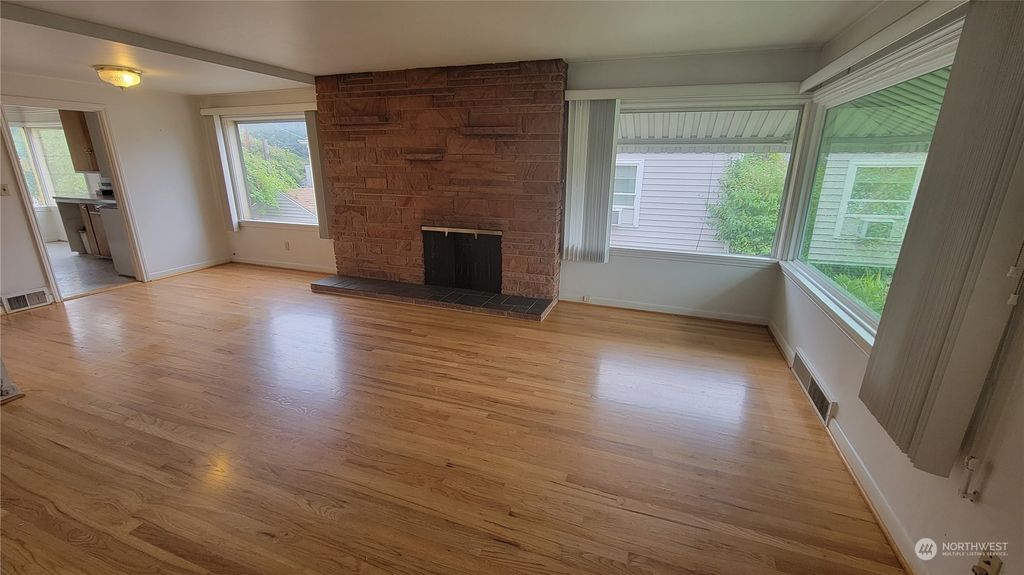 Photo of 3906 SW Holden Street, Seattle, WA 98136 (MLS # 2156186)