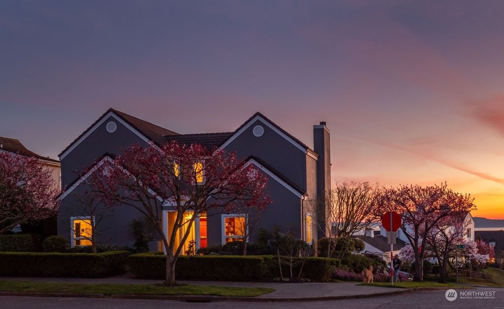 Photo of 2365 Rosemont Place W, Seattle, WA 98199 (MLS # 2224247)