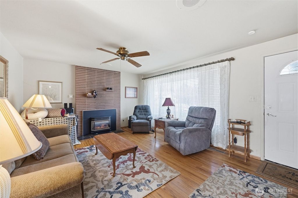 Photo of 1920 Mountain View Drive, Mount Vernon, WA 98273 (MLS # 2447883)