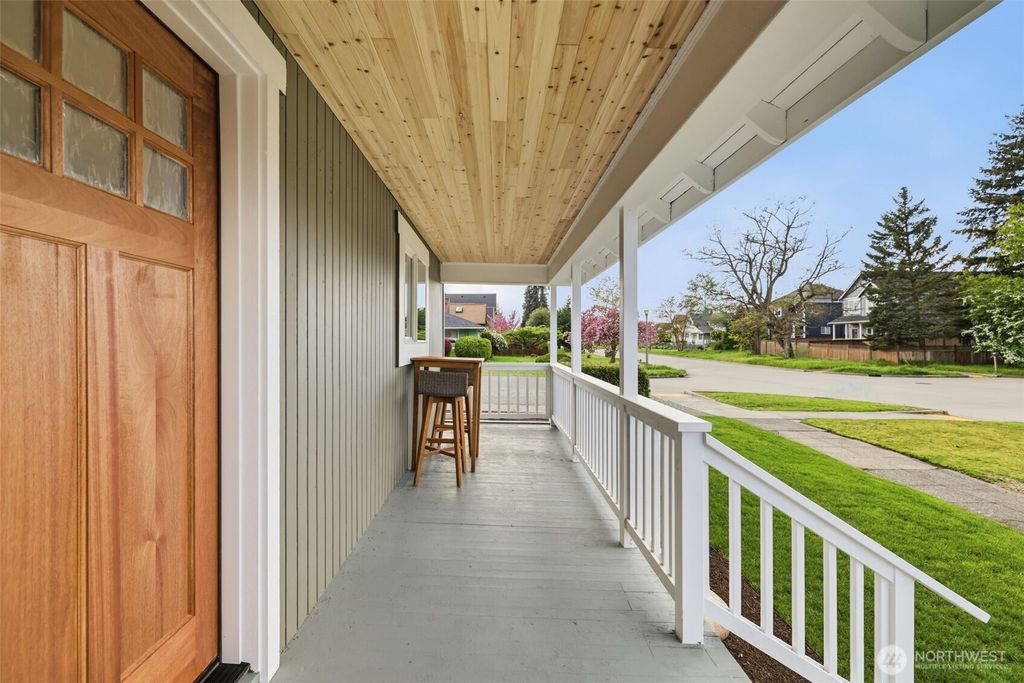 Photo of 424 S Wright Avenue, Tacoma, WA 98418 (MLS # 2513311)