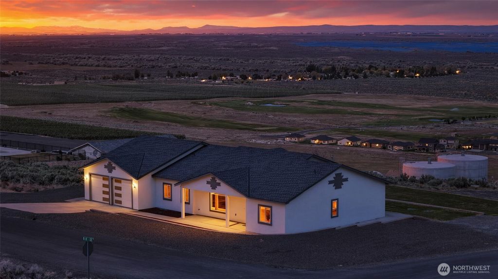 Photo of 6820 Road 8.8 SE, Othello, WA 99344 (MLS # 2514066)