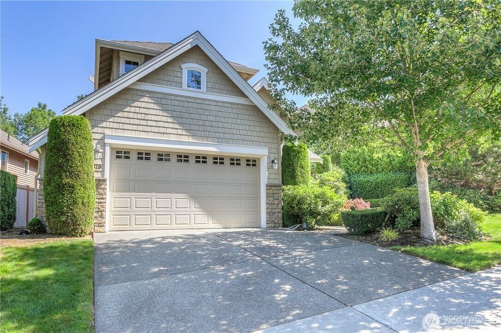 Photo of 818 S 36th Place, Renton, WA 98055 (MLS # 2413150)