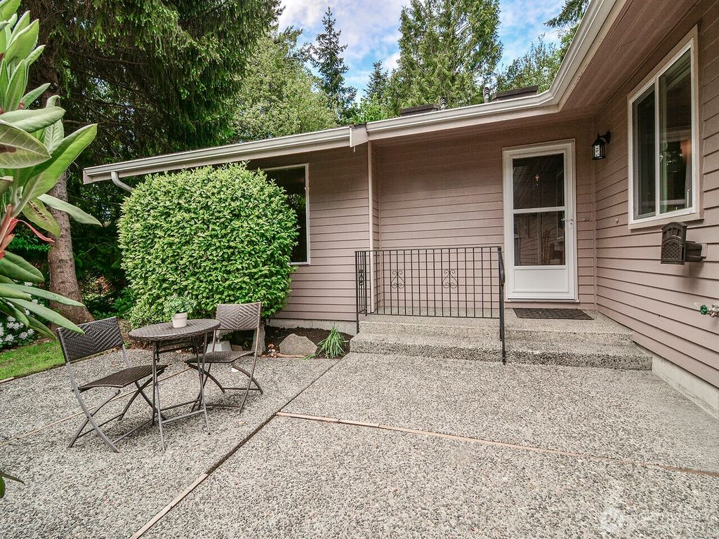 Photo of 24829 11th Avenue S, Des Moines, WA 98198 (MLS # 2376394)
