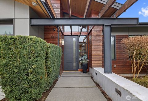 Photo of 1014 Belfair Road, Bellevue, WA 98004 (MLS # 2491134)