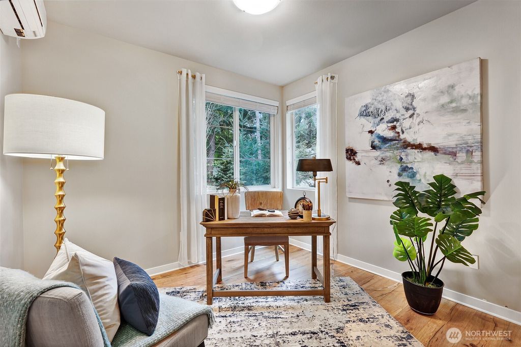 Photo of 6633 NE 188th Court #6, Kenmore, WA 98028 (MLS # 2512889)