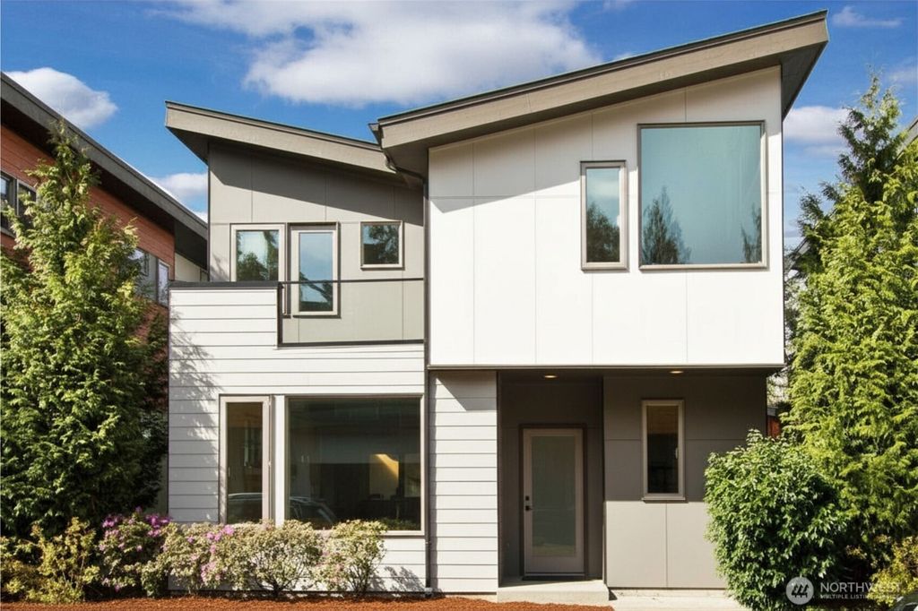 Photo of 1471 14th Place NE, Issaquah, WA 98029 (MLS # 2500526)