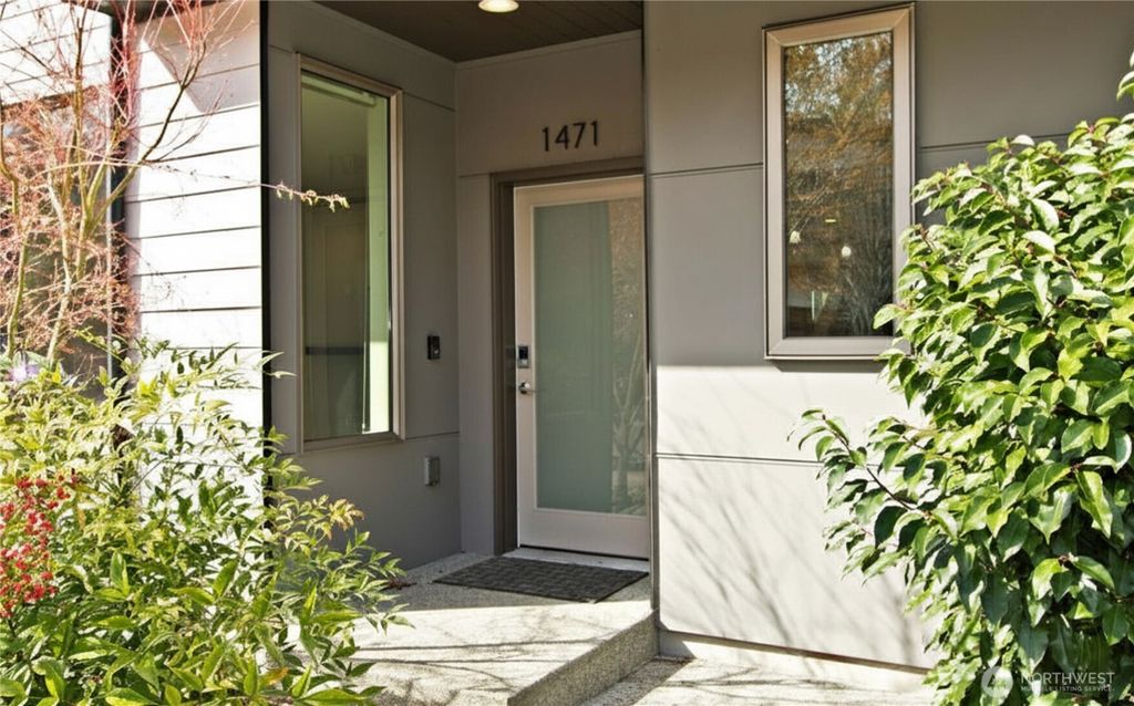 Photo of 1471 14th Place NE, Issaquah, WA 98029 (MLS # 2500526)