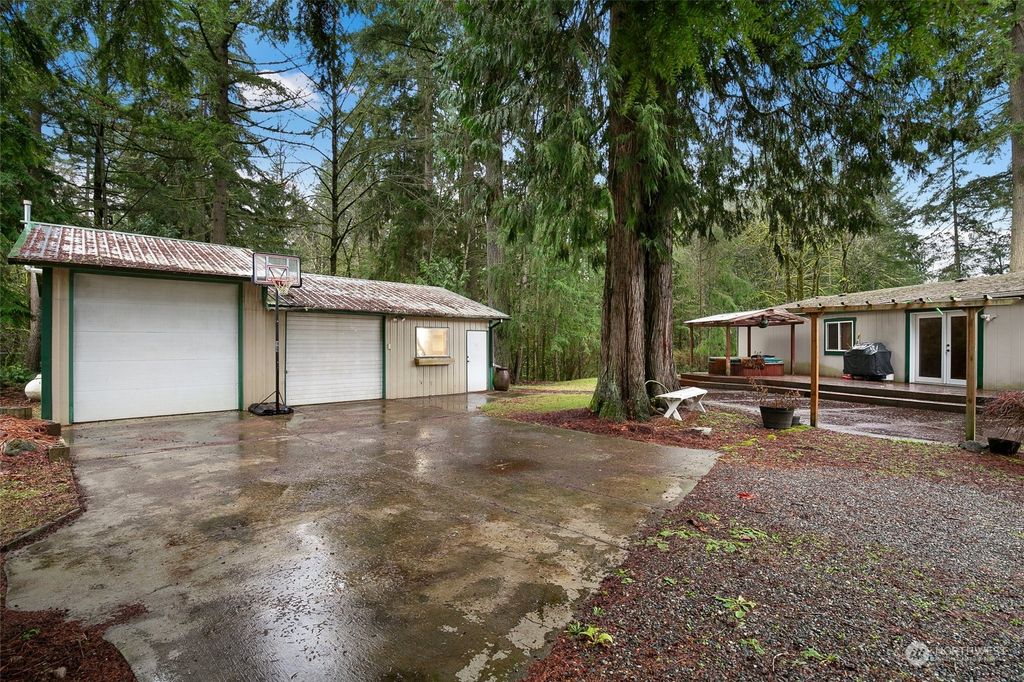 Photo of 17537 237th Place NE, Woodinville, WA 98077 (MLS # 2194679)