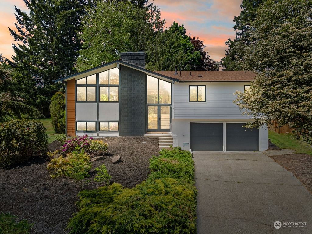 Photo of 13230 SE 161st Place, Renton, WA 98058 (MLS # 2269248)