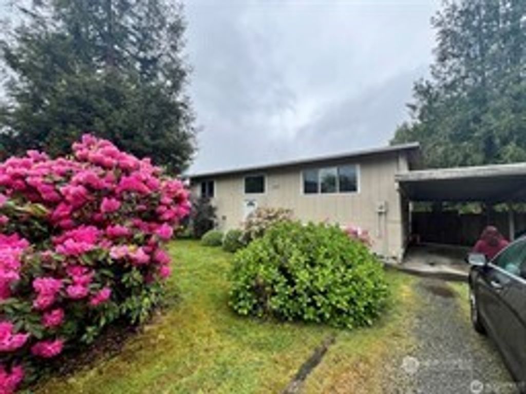 Photo of 1626 127th Avenue NE, Lake Stevens, WA 98258 (MLS # 2391667)