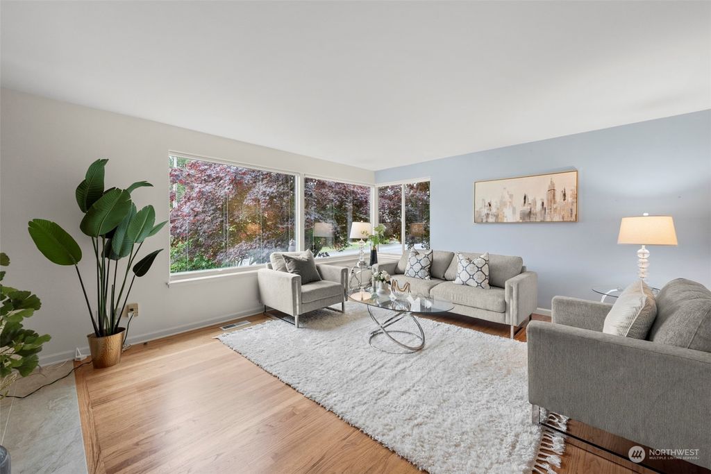Photo of 5403 116th Place SE, Bellevue, WA 98006 (MLS # 2237388)