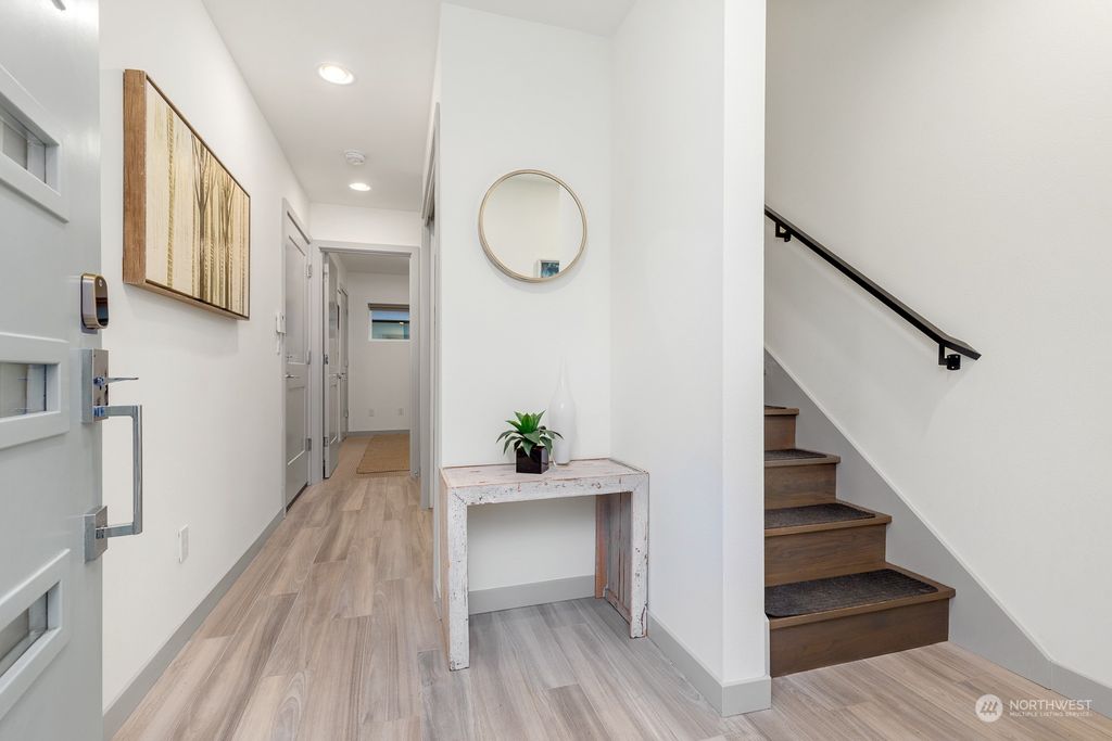 Photo of 8046 35th Avenue NE, Seattle, WA 98115 (MLS # 2015726)