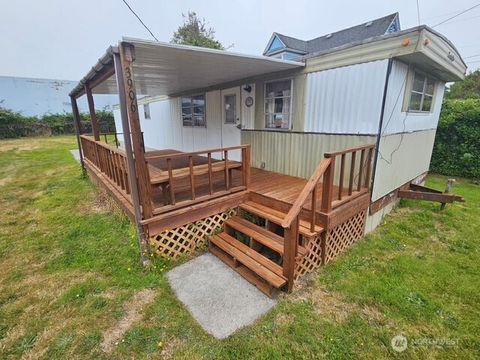 Photo of 3906 L Place, Seaview, WA 98644 (MLS # 2404160)