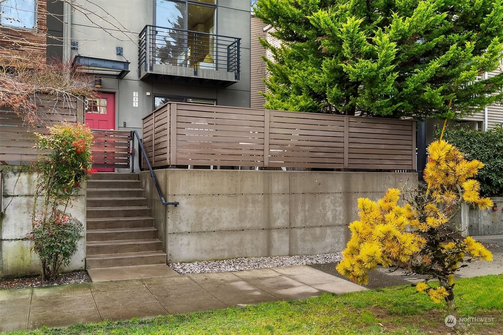 Photo of 205 20th Avenue E, Seattle, WA 98112 (MLS # 2325692)