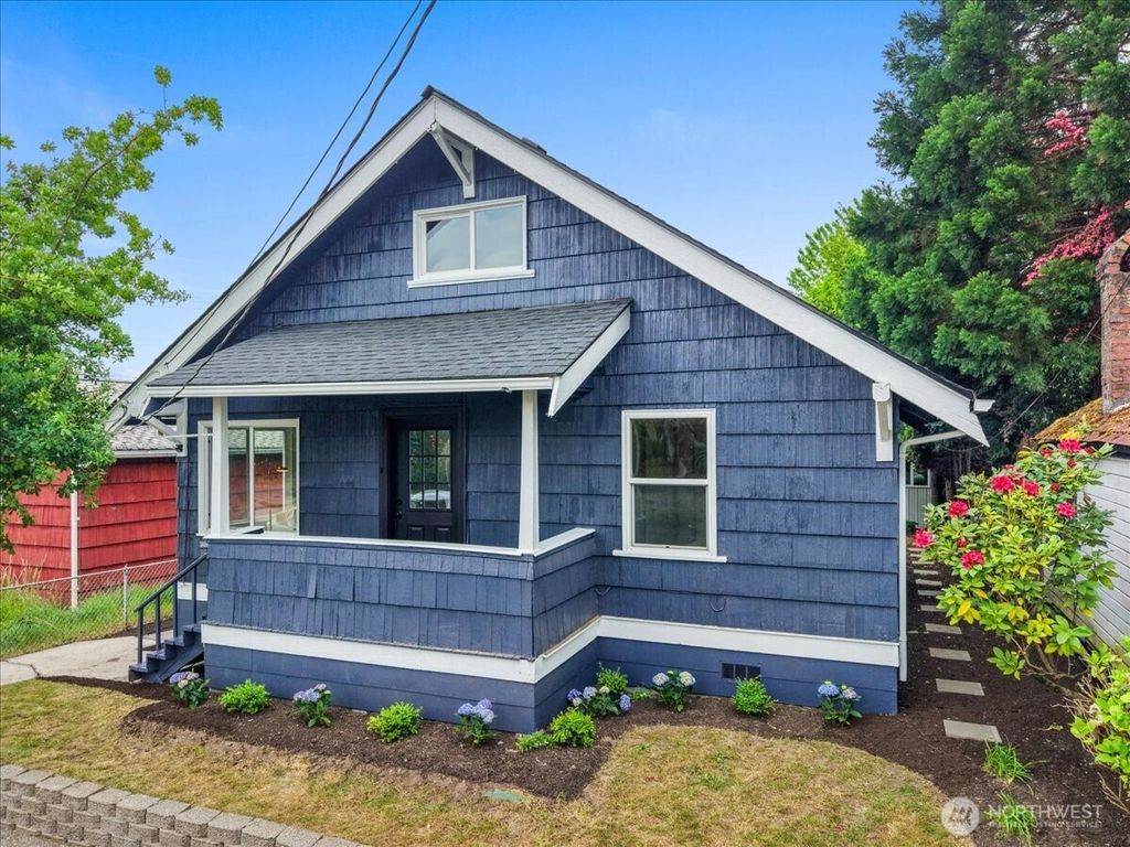 Photo of 810 Veneta Avenue, Bremerton, WA 98337 (MLS # 2525275)