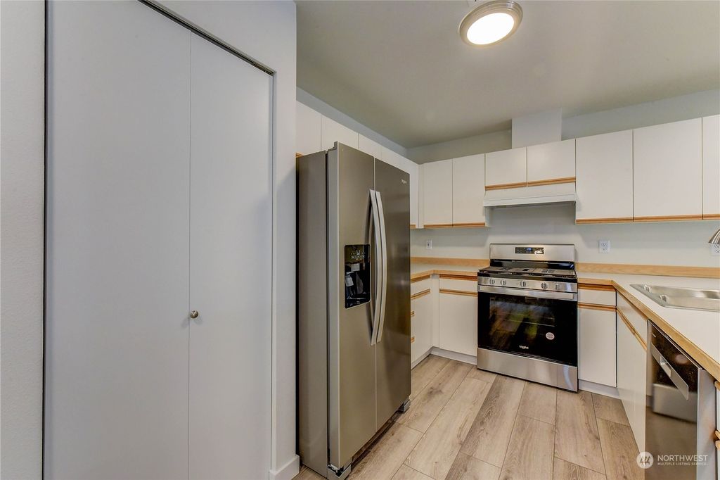 Photo of 5607 136th Street SE, Everett, WA 98208 (MLS # 2149411)