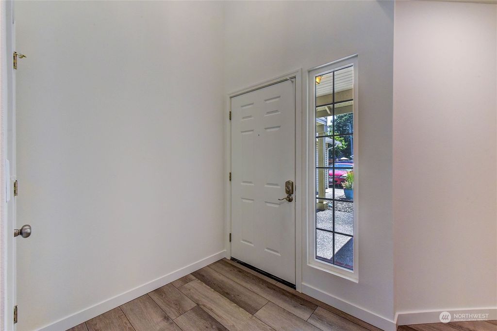 Photo of 5607 136th Street SE, Everett, WA 98208 (MLS # 2149411)