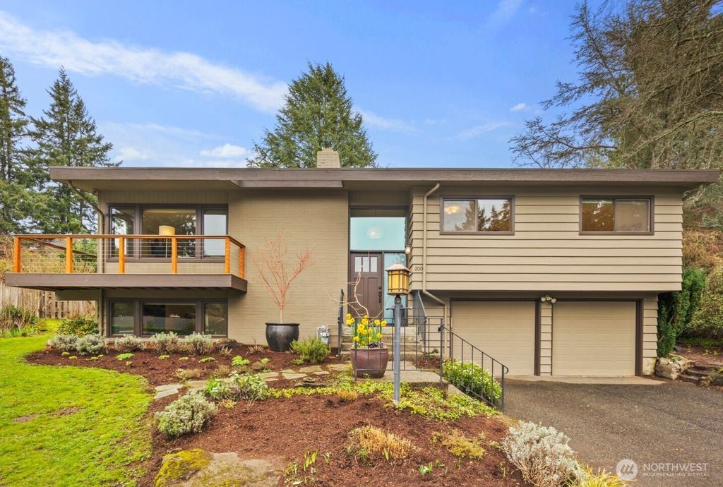 Photo of 200 NW 177th Street, Shoreline, WA 98177 (MLS # 2492768)