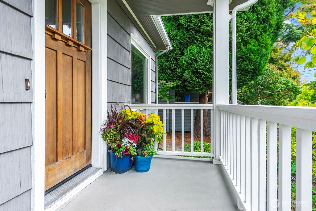 Photo of 522 NE 81st Street, Seattle, WA 98115 (MLS # 2445960)
