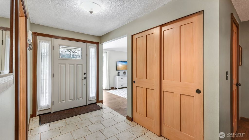 Photo of 16621 148th Avenue SE, Renton, WA 98058 (MLS # 2404858)