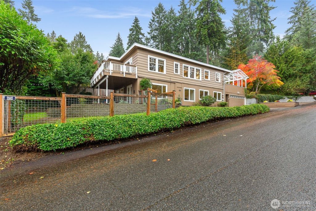 Photo of 18921 16th Avenue NE, Shoreline, WA 98155 (MLS # 2448151)