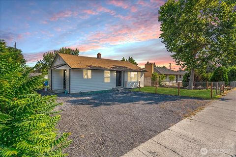 Photo of 519 N Clark Road, Moses Lake, WA 98837 (MLS # 2428197)