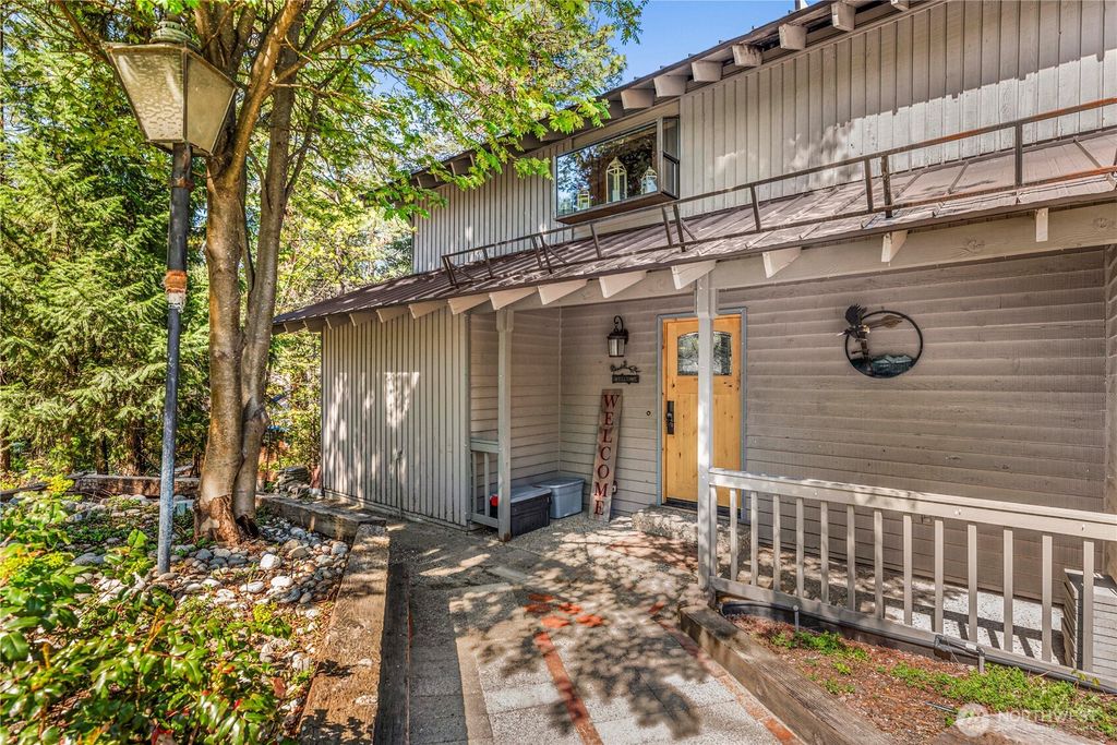 Photo of 9864 E Leavenworth Road, Leavenworth, WA 98826 (MLS # 2495086)