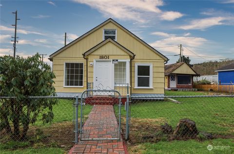1801 Broadway Ave, Hoquiam, WA 98550 - MLS#: 2317336