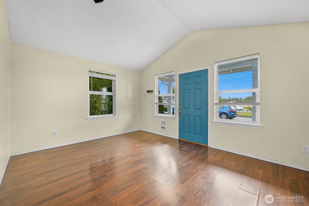Photo of 1906 N 30th Street, Mount Vernon, WA 98273 (MLS # 2589822)