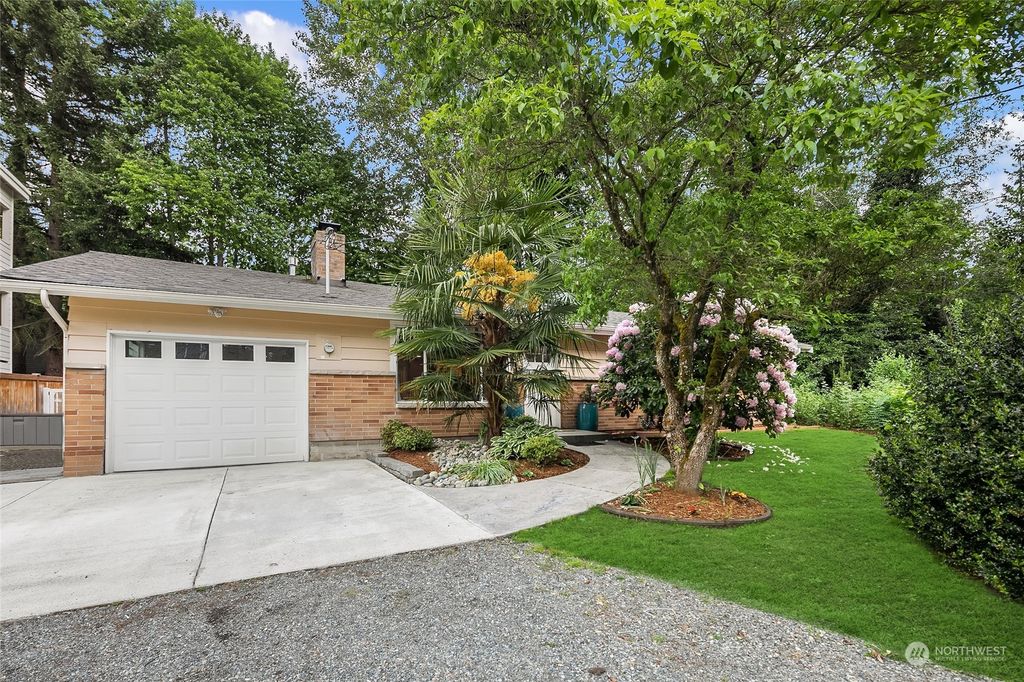 Photo of 828 2nd Avenue, Kirkland, WA 98033 (MLS # 2071512)