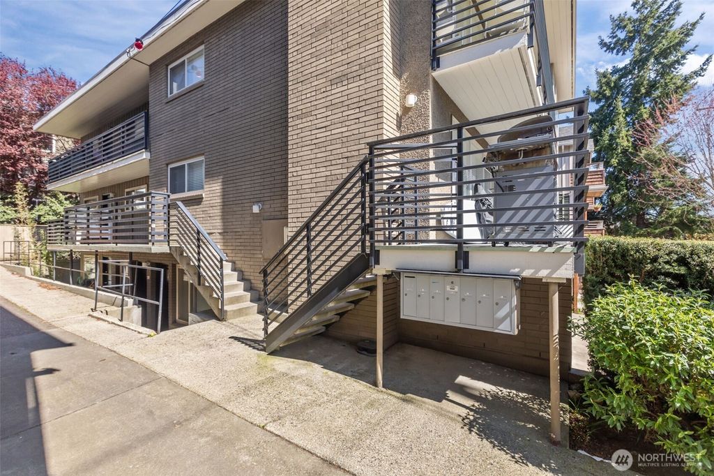 Photo of 1430 NW 59th Street #202, Seattle, WA 98107 (MLS # 2502790)
